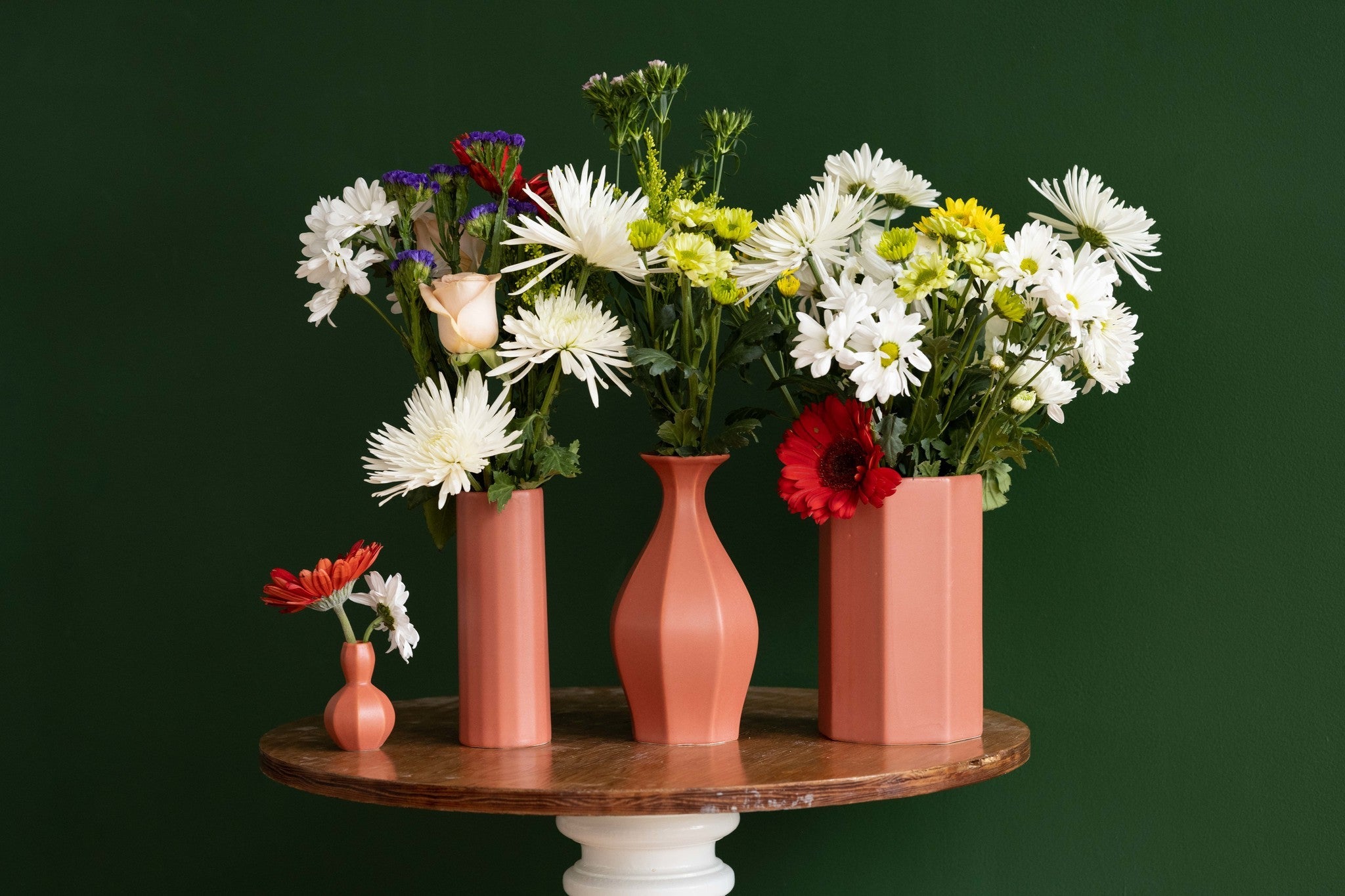 What Are The Benefits Of Ceramic Flower Vases? - The Bright Angle