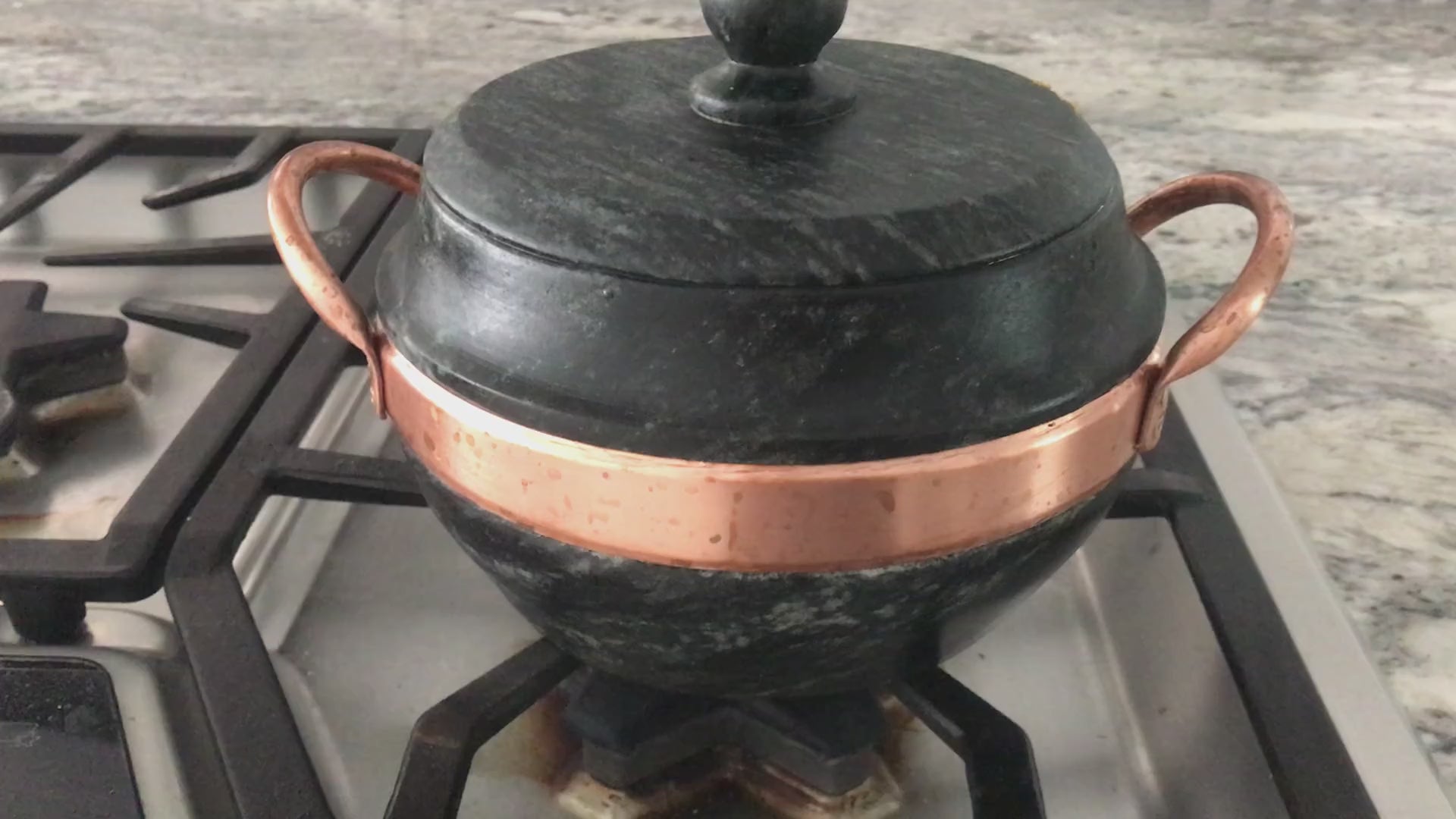 Soapstone Cookware Round Pot 1.25 Liters