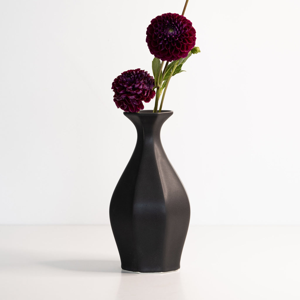 https://thebrightangle.com/cdn/shop/products/The-Bright-Angle_Table-Vase-5_1024x1024.jpg?v=1668539473